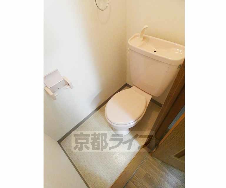 トイレ　バス・トイレ別です。