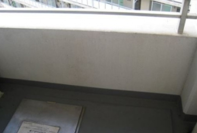 バルコニー　外からの目が気にならないバルコニーで洗濯物が干せます