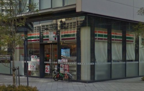 コンビニ　セブン-イレブン 晴海３丁目店（コンビニ）まで688m