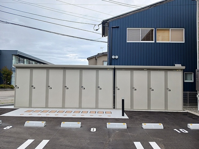 その他設備　タイヤなどしまえるトランクルームもございます♪