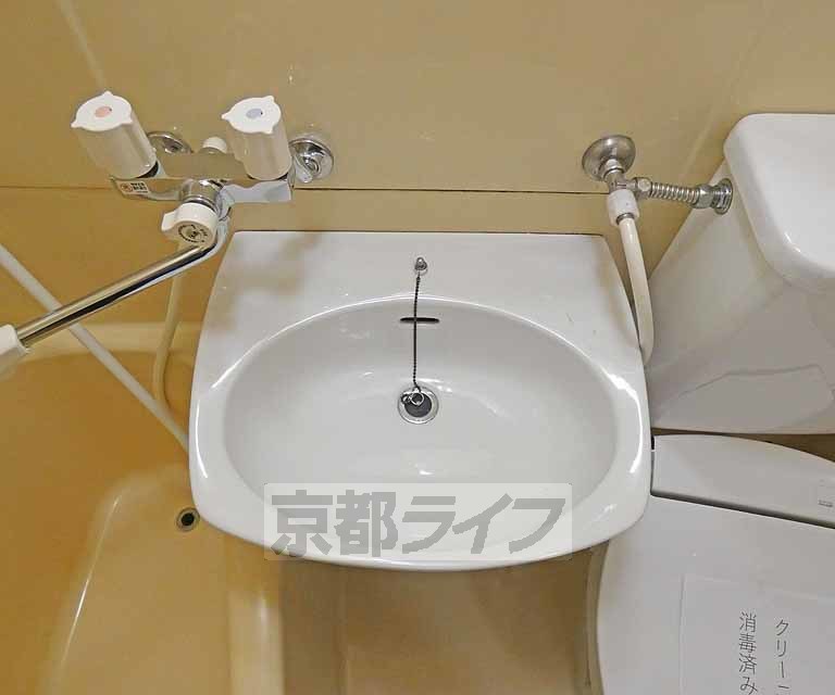 洗面設備　洗面台です。