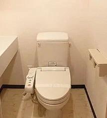 東京メトロ丸ノ内線 淡路町駅 徒歩2分 9階建 築24年のトイレ写真