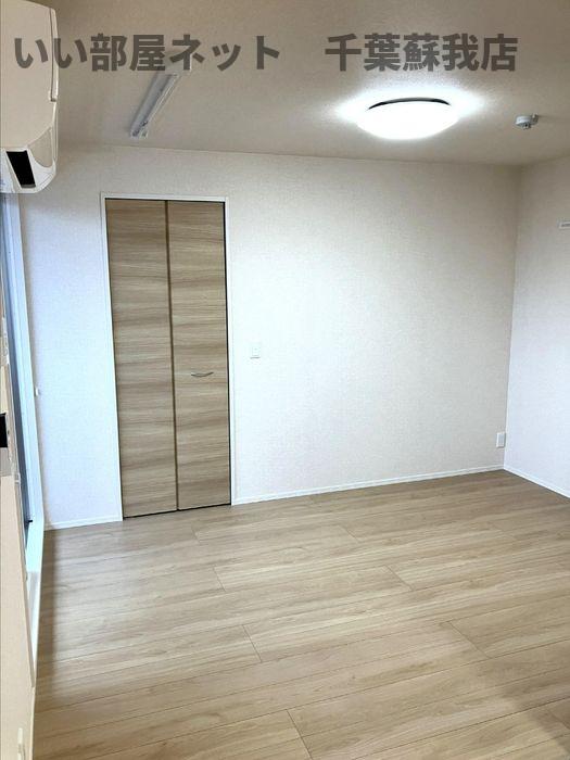 その他部屋・スペース　広くて明るい寝室