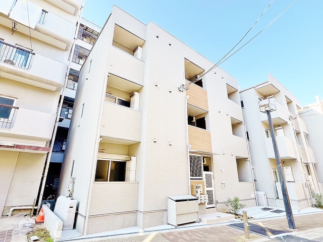 建物外観　閑静な住宅地のアパート
