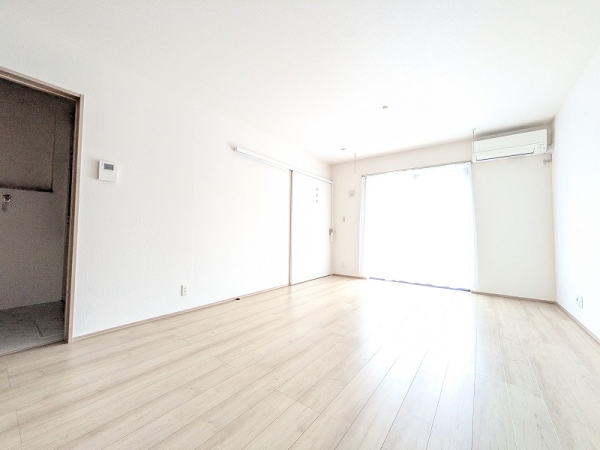 居室・リビング　南向きLDK14.98帖