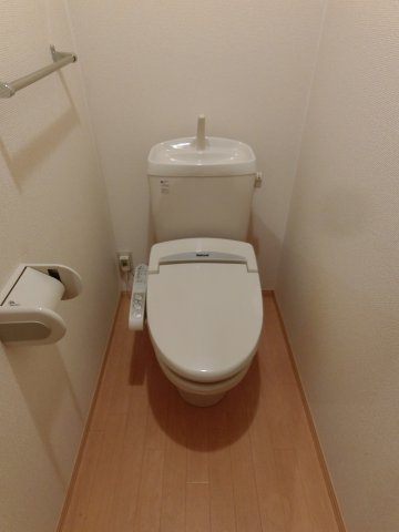 リビングタウン泉大津Cのトイレ写真