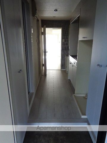 ＪＲ奥羽本線 山形駅 バス乗車時間：10分 最寄りバス停で下車 徒歩7分 3階建 築34年の玄関写真