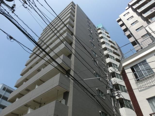 建物外観　頑丈な鉄骨鉄筋造