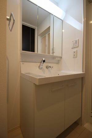 洗面設備　※別号室の参考写真になります。