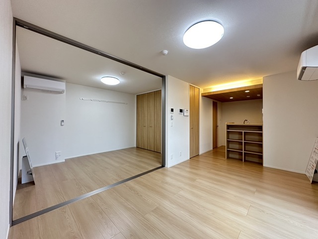 居室・リビング　同施工会社参考写真です