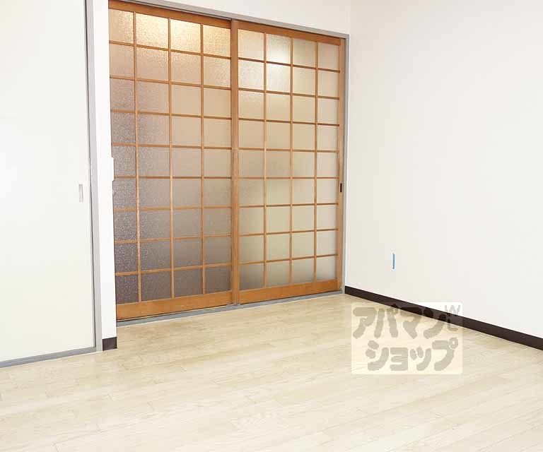 アルファ吉祥院の居間写真