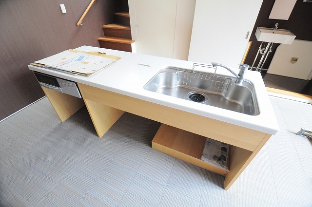 キッチン　※別部屋参考画像です