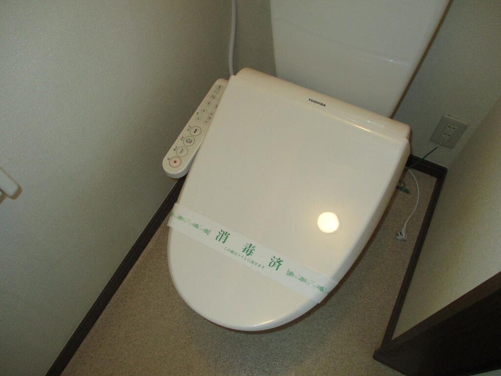 トイレ　温水洗浄便座付