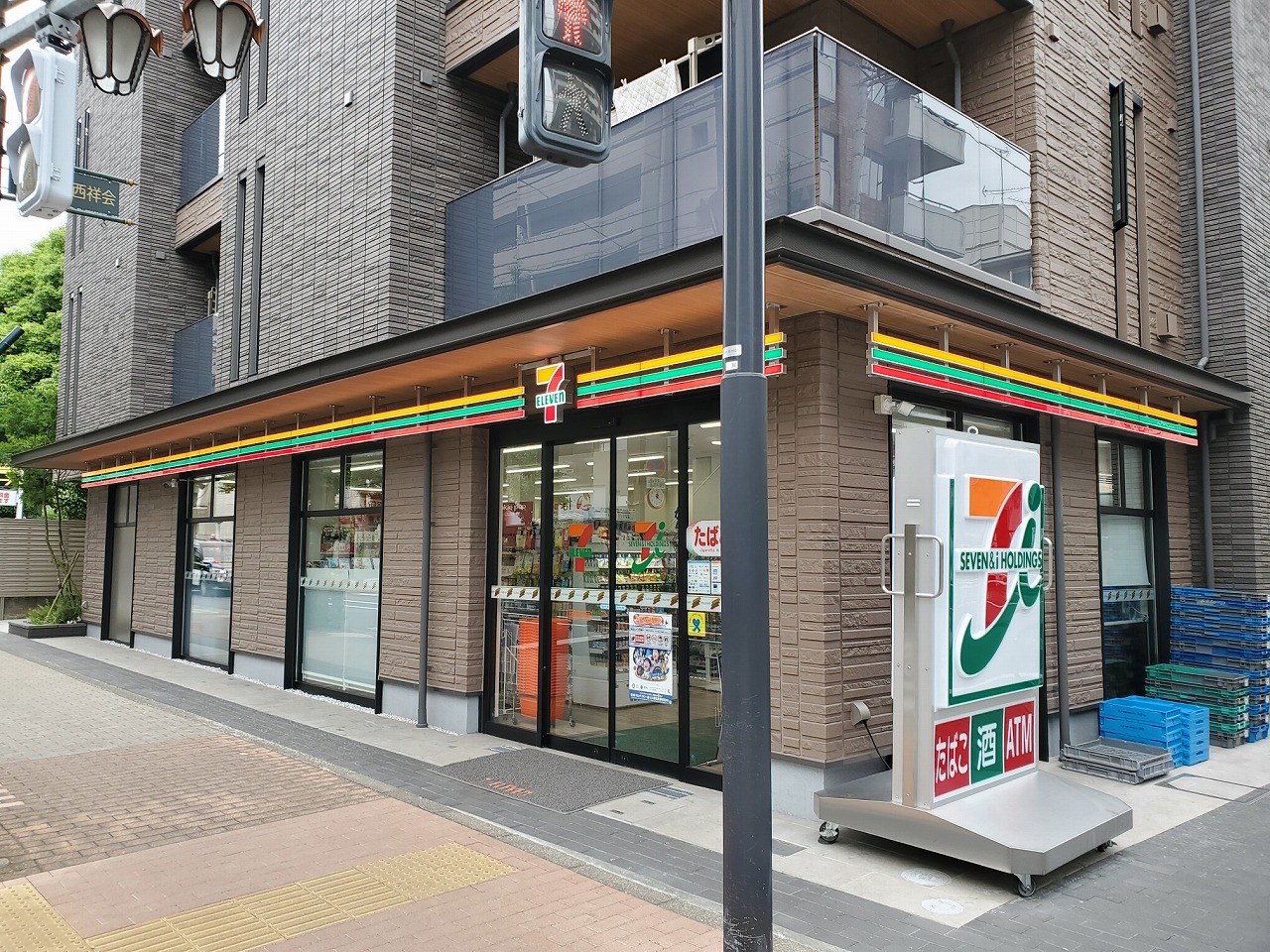 コンビニ　セブンイレブン武蔵野郵便局前店（コンビニ）まで210m