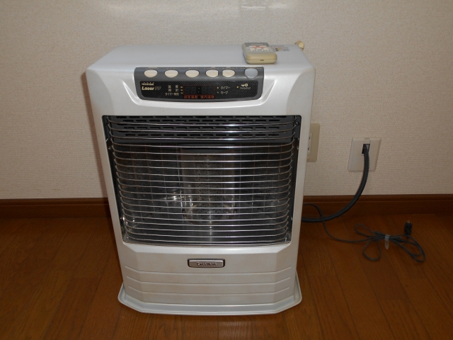 その他設備　FF灯油暖房
