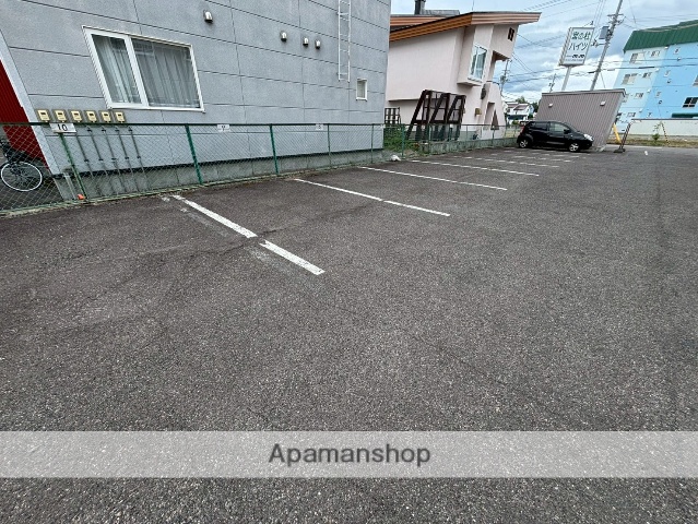 駐車場　エントランス