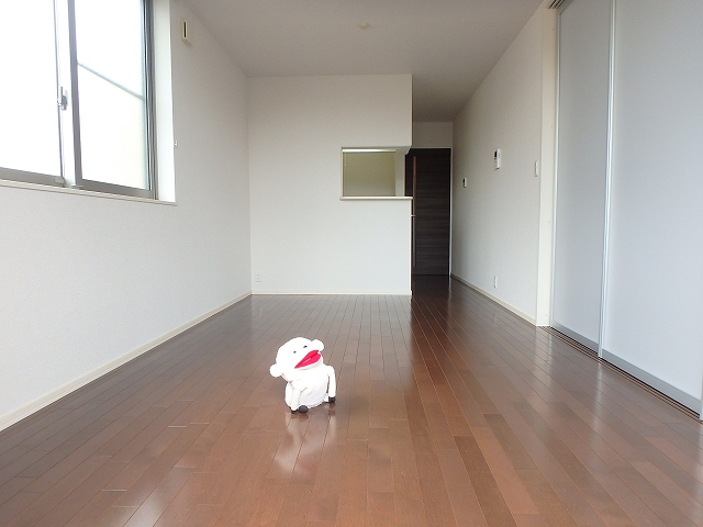 居室・リビング　●カウンタースタイルのリビングスペース。