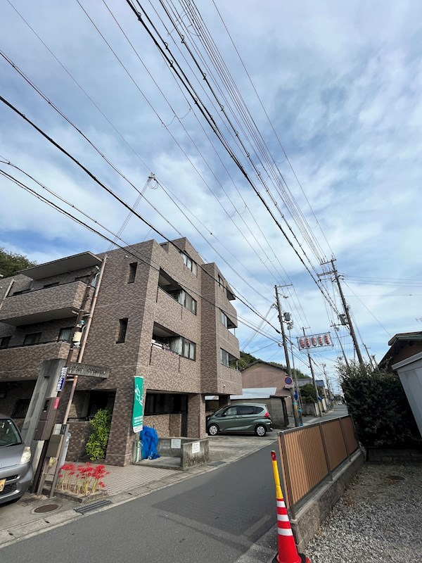 【姫路市大塩町のマンションの建物外観】