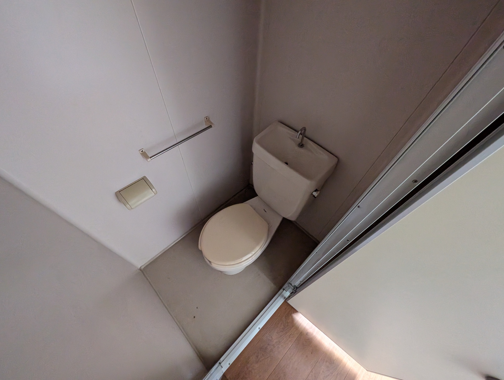 ジョンズフラットのトイレ写真