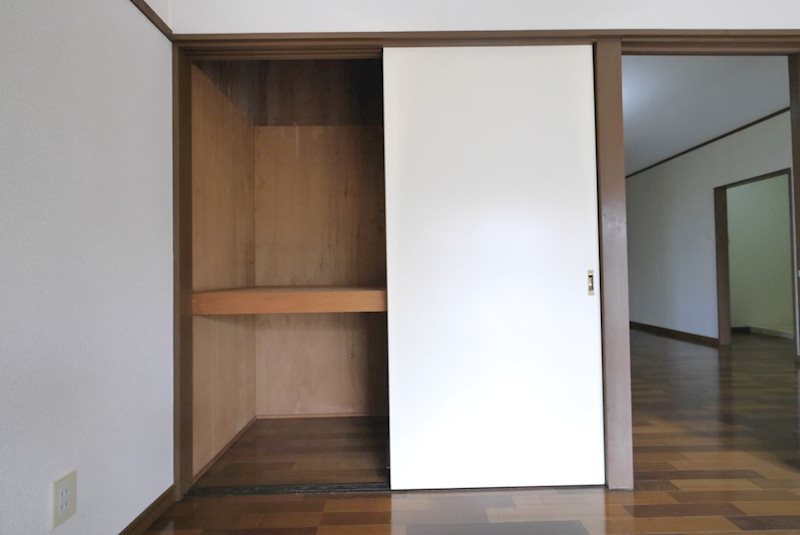 収納　洋室6.8帖