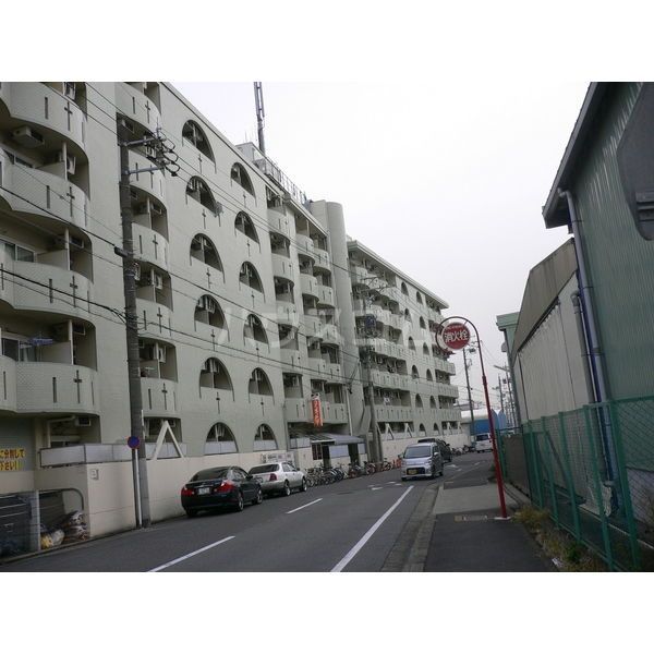 名古屋市中川区露橋のマンションの建物外観