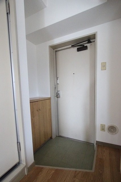 玄関　同物件別号室