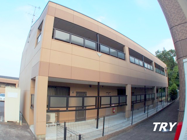 建物外観　重量感のある鉄骨造アパート！
