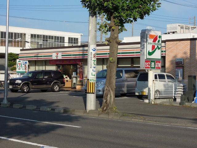 コンビニ　セブンイレブン（コンビニ）まで360m