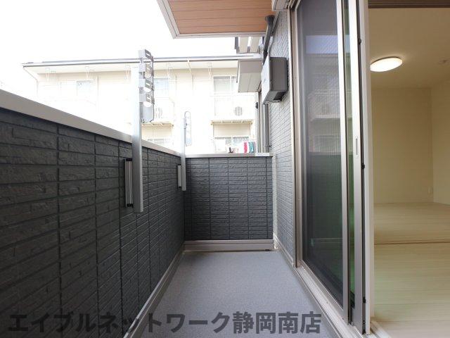 バルコニー　落ち着いた時間を過ごせるバルコニーです