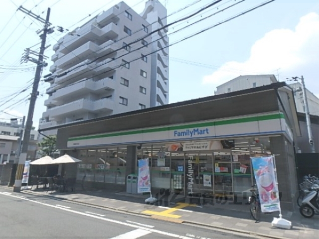 コンビニ　ファミリーマート柳馬場押小路店（コンビニ）まで200m
