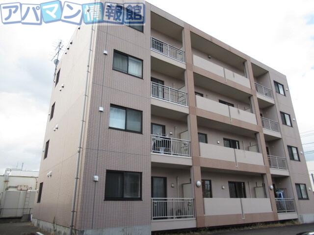 新潟市西区東青山のマンションの建物外観