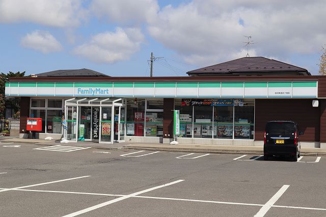 コンビニ　ファミリーマート（コンビニ）まで996m