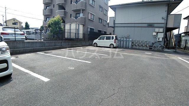 【ニューシーズ下川田の駐車場】