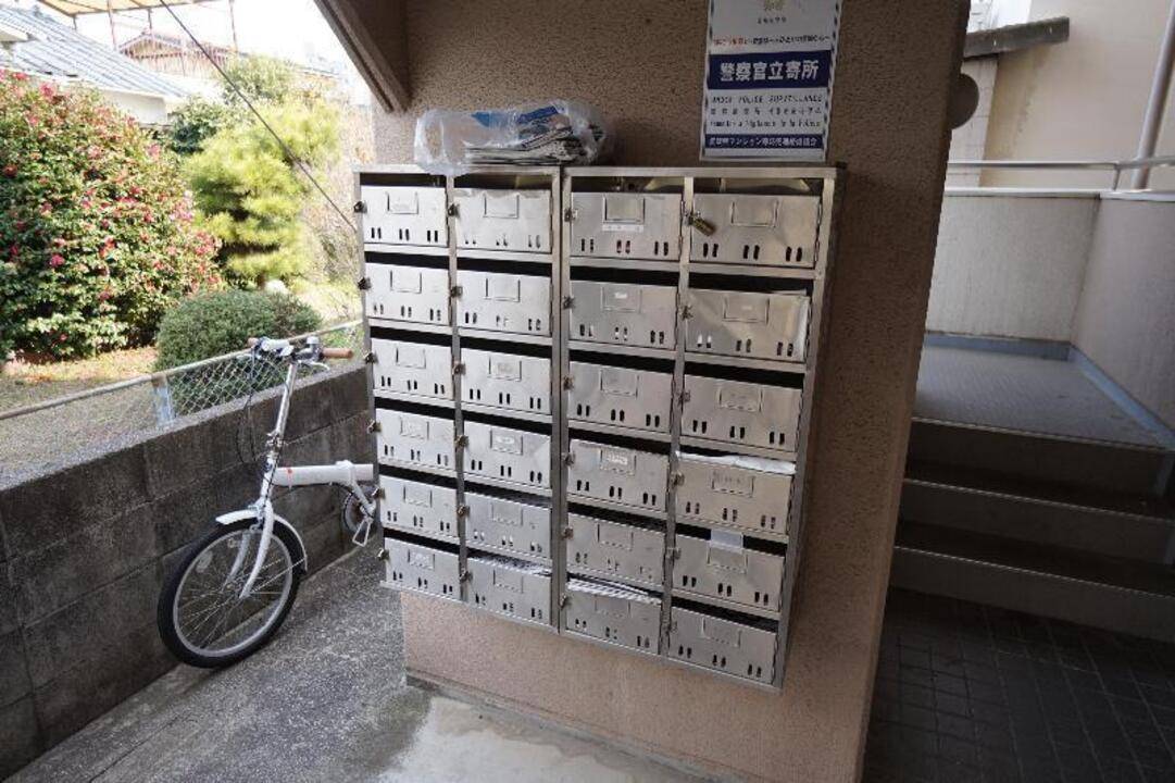 エントランス　メールBOX