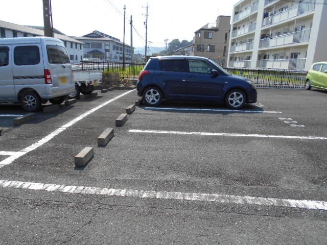 【浜松市浜名区細江町気賀のアパートの駐車場】