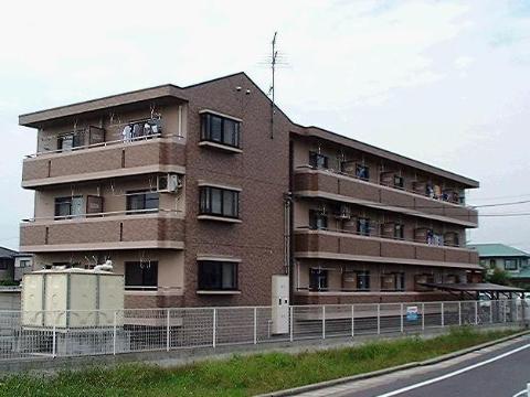 岡山市北区庭瀬のマンションの建物外観