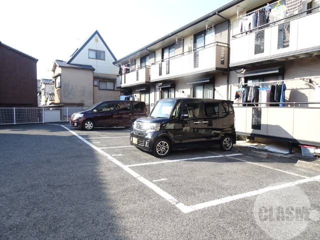 【堺市中区土師町のアパートの駐車場】