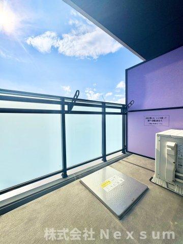 バルコニー　バルコニーからの眺めを楽しみながら食事をしませんか