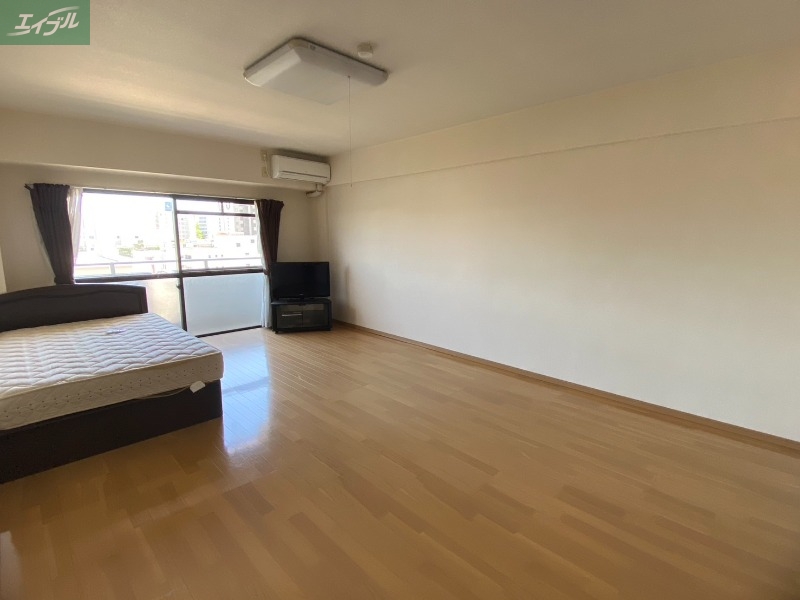 居室・リビング　広い居室