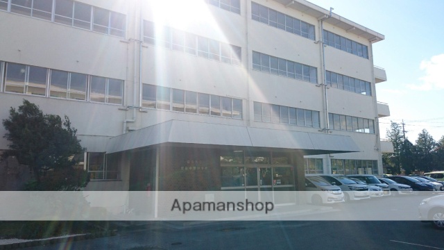 小学校　磐田市立磐田中部小学校（小学校）まで554m