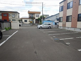 駐車場　駐車場