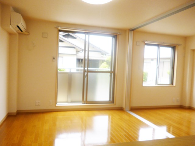 居室・リビング　１２．７帖の広々リビング♪（イメージ）