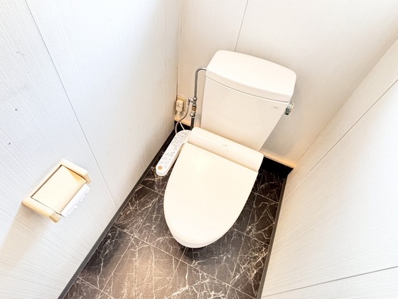 トイレ　シャワー付きトイレ