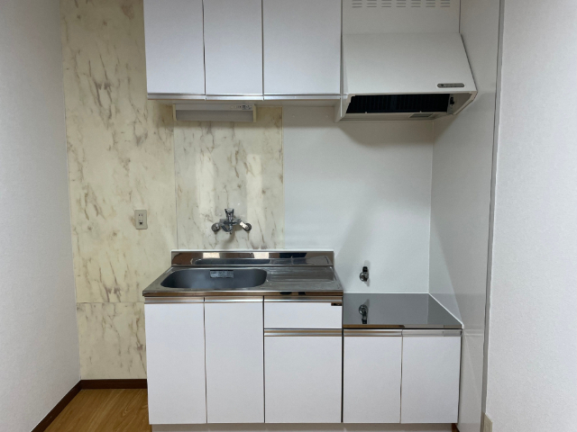 キッチン　調理スペースもあるキッチンです。