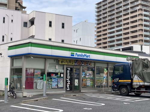 コンビニ　ファミリーマート 松原二丁目店（コンビニ）まで385m