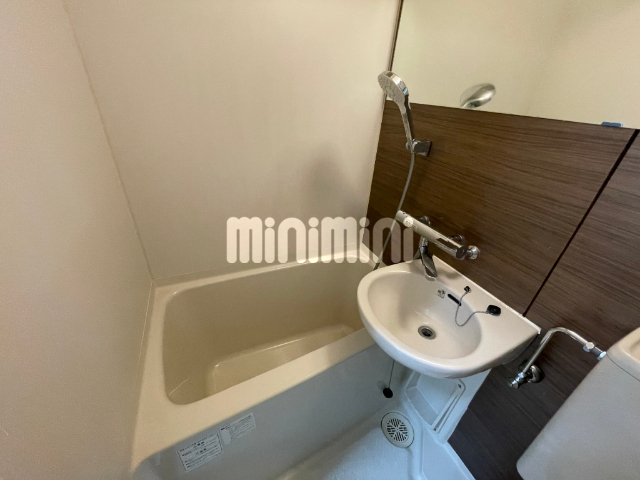 バス・シャワールーム　３点ユニットバス。