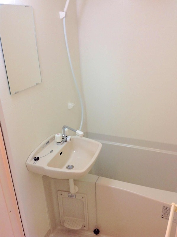 バス・シャワールーム　ゆったりおくつろぎ頂ける浴室です。