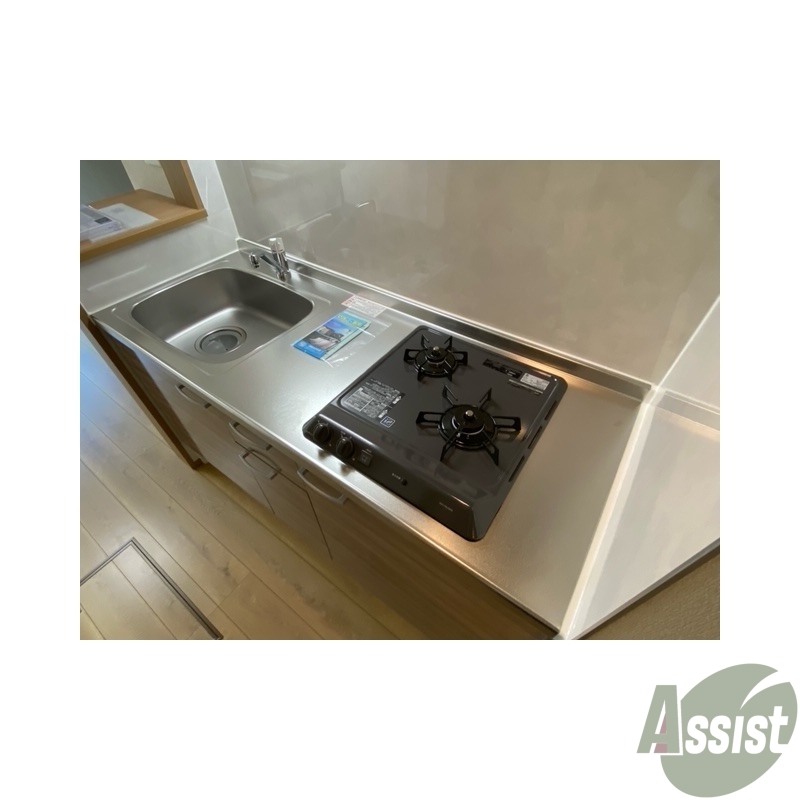 キッチン　２口のガスコンロが設置済み、お料理しやすそうですね