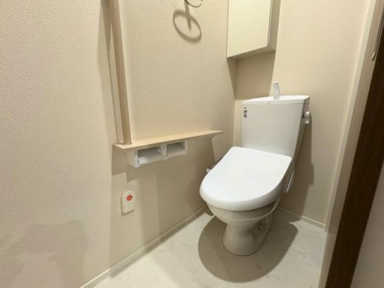 トイレ　【同仕様】ウォシュレット付トイレは手すり付で安心♪