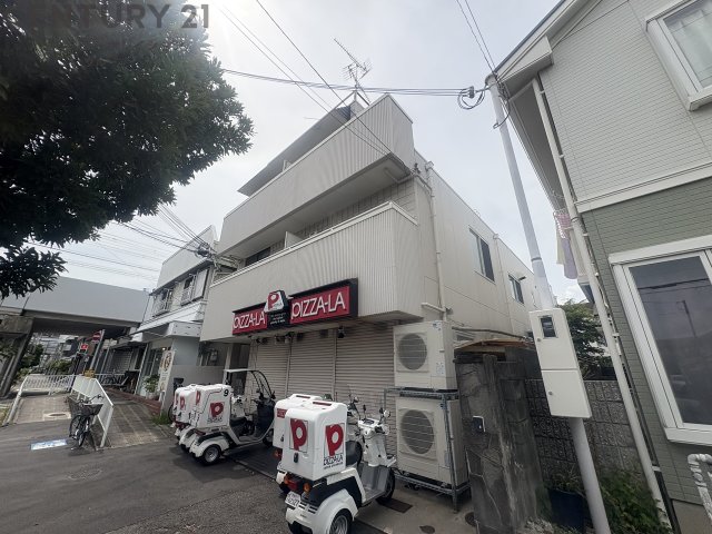 建物外観　敷地内駐輪場完備